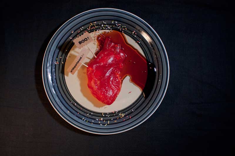 Сердце анотомическое на тарелке